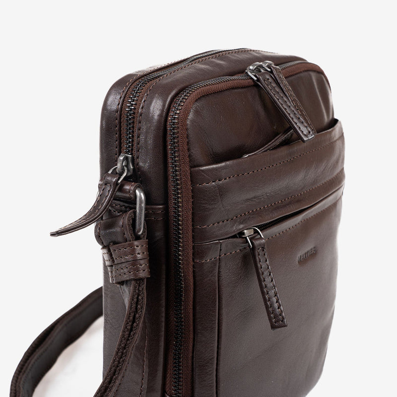 BOLSO BANDOLERA PARA HOMBRE, COLOR Marrón, COLECCIÓN COW SILKY/LEATHER. 19x24 cm
