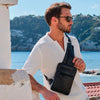 BOLSO BANDOLERA PARA HOMBRE, COLECCIÓN COW SILKY/LEATHER. 17x25 cm