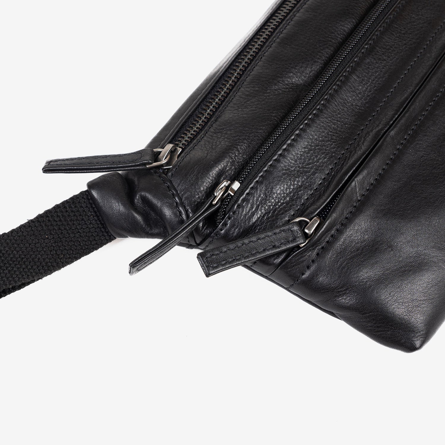 RIÑONERA PARA HOMBRE, COLECCIÓN COW SILKY/LEATHER. 28x15.5 cm