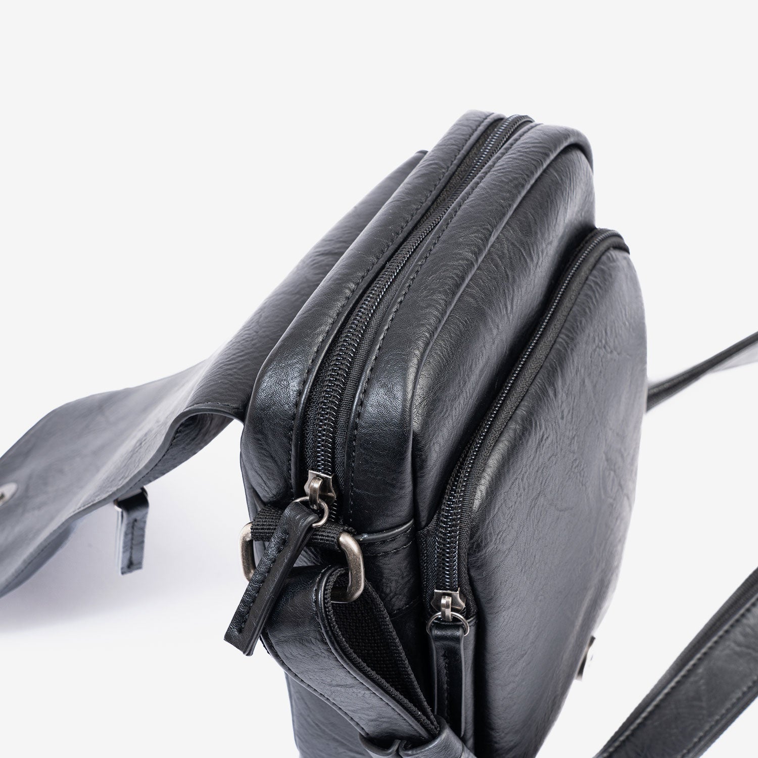 Bolso bandolera para hombre, Serie Classic Sport. 17x22 cm