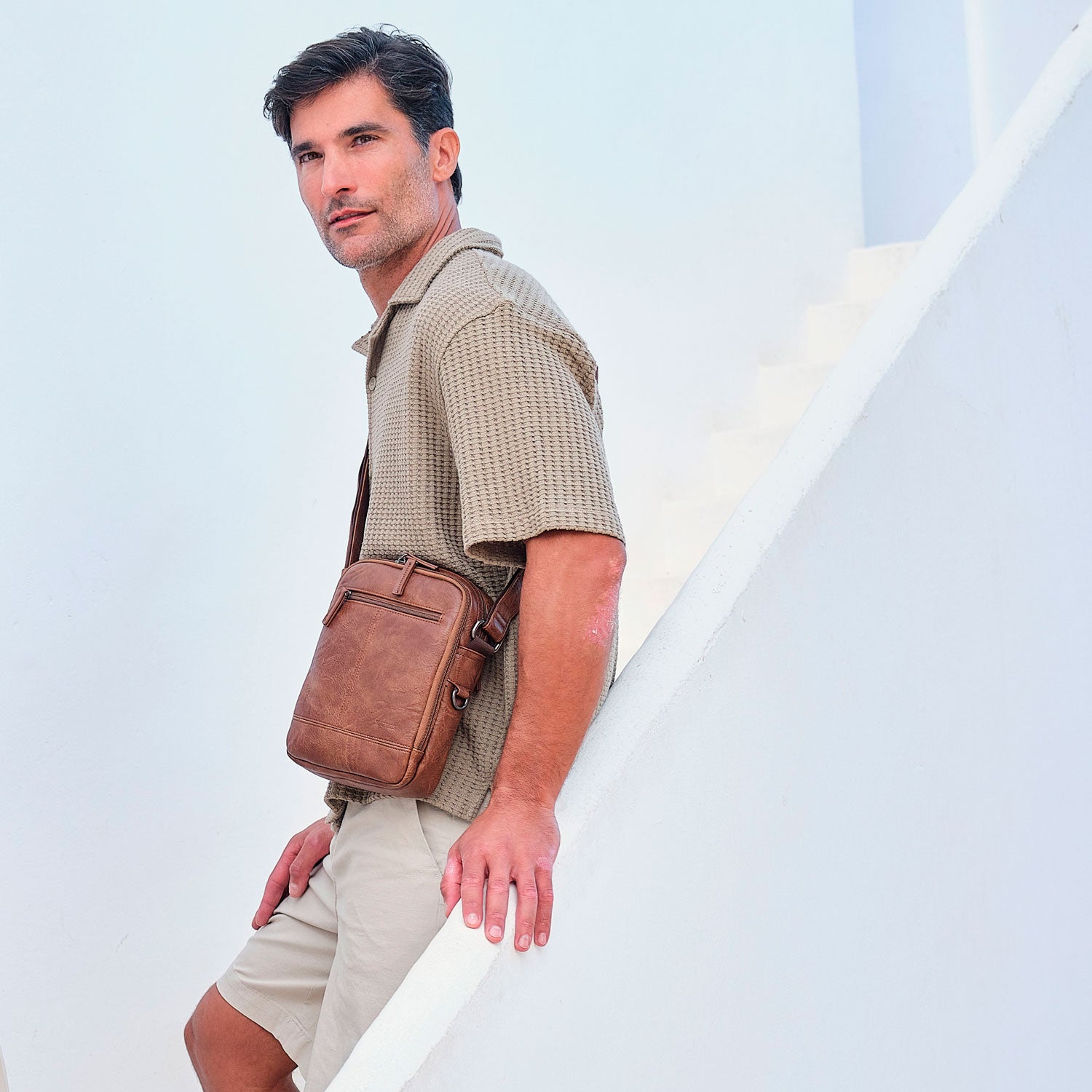 Bolso bandolera para hombre, Serie Classic Sport. 19x24 cm