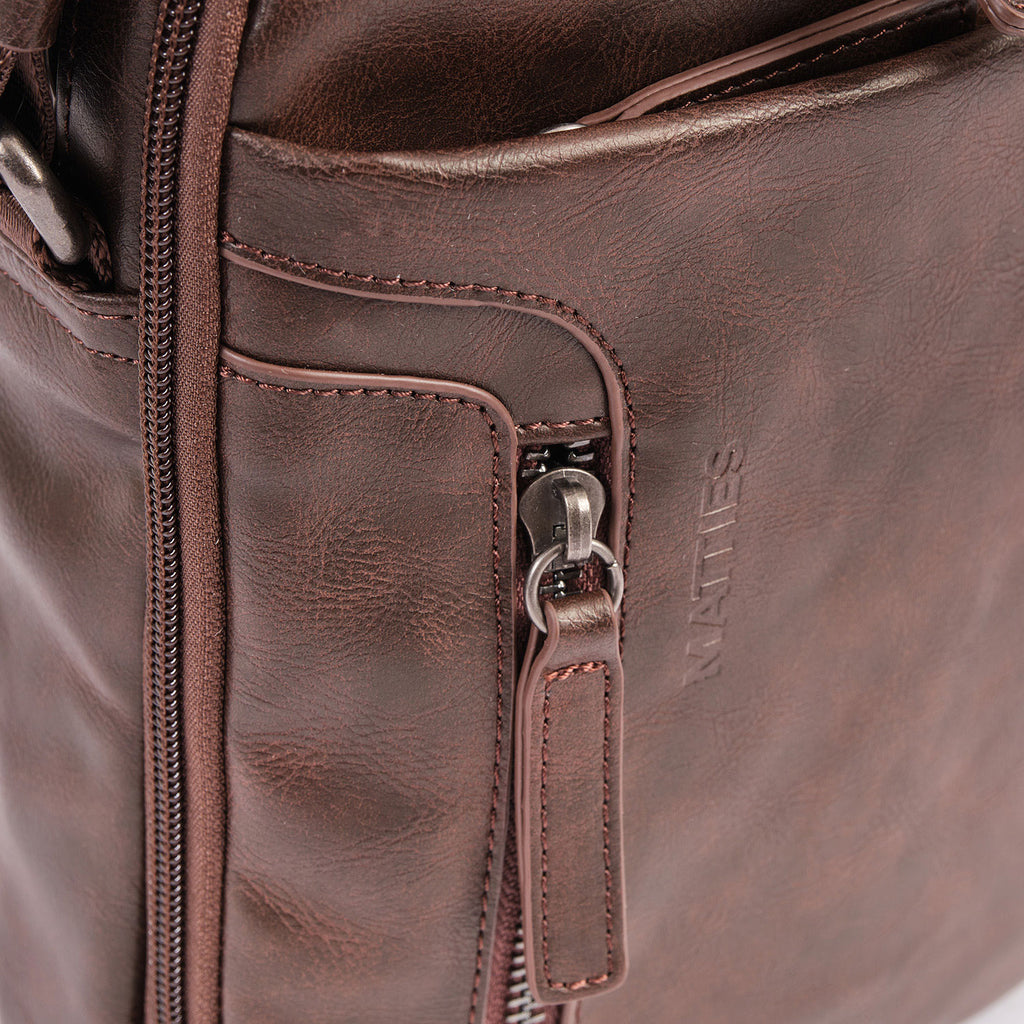 Bolso bandolera para hombre, Serie Juvenil. 19x24 cm
