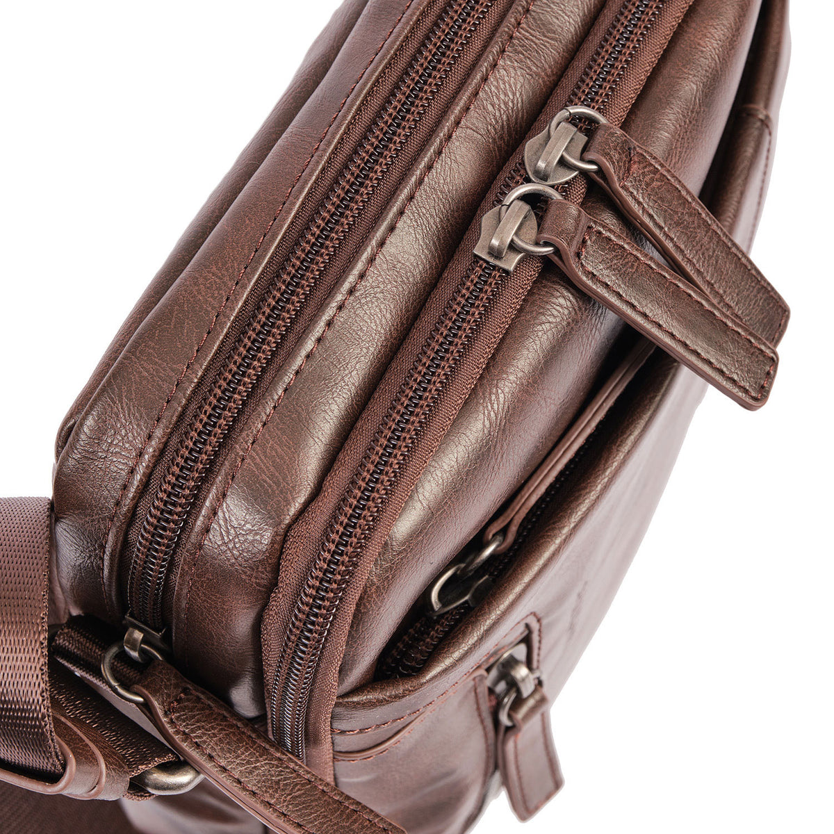 Bolso bandolera para hombre, Serie Juvenil. 19x24 cm