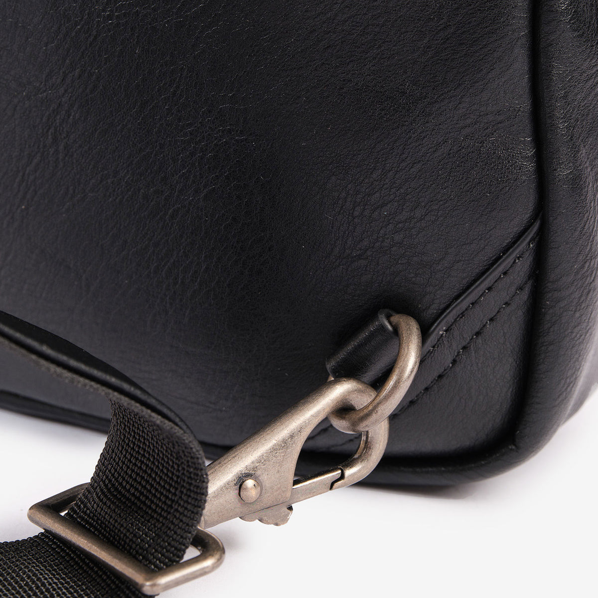 Men's messenger bag, Youth Series. 19x29x06 cm