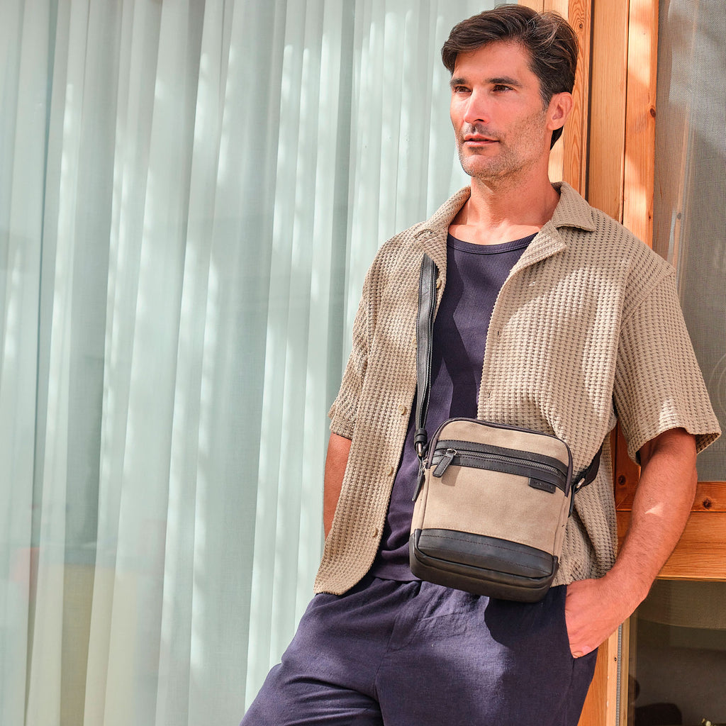 Men's crossbody bag, brown color, Canvas Series. 19x24 cm