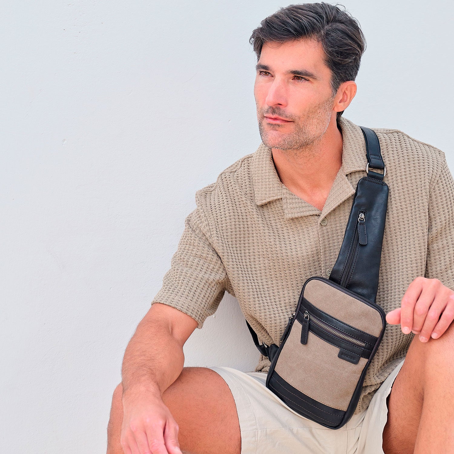 Men's crossbody bag, brown color, Canvas Series. 17x25 cm