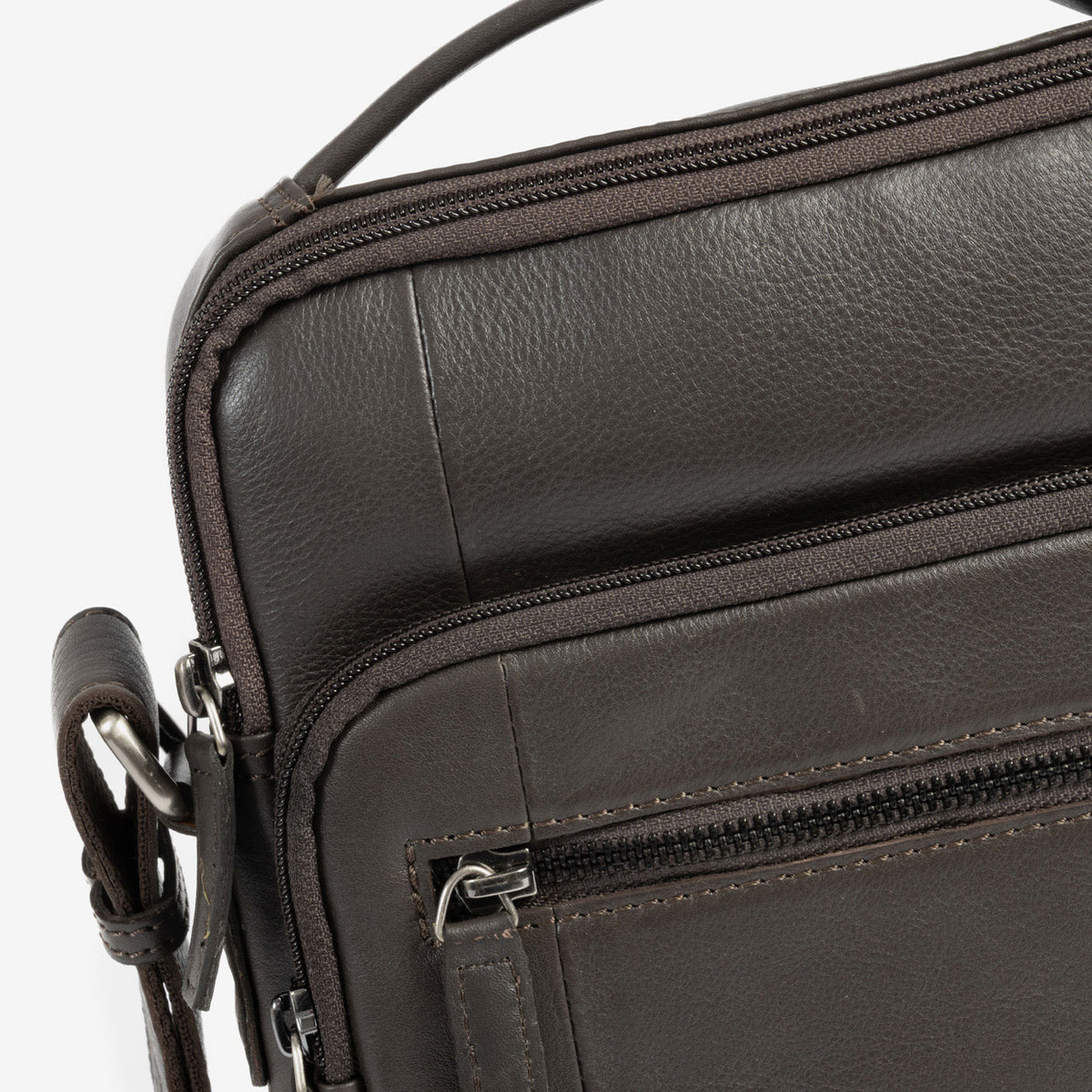 Men's crossbody bag, black color, Pioneer Leather Series. 19x24 cm