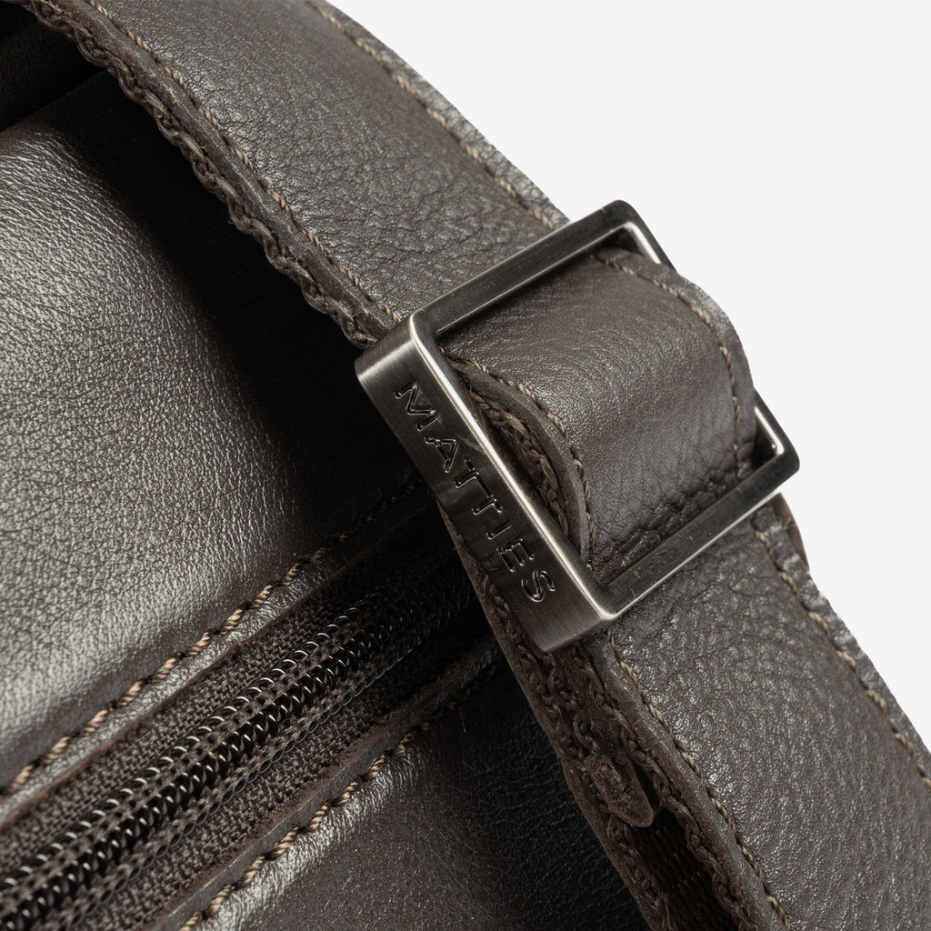Men's crossbody bag, black color, Pioneer Leather Series. 19x24 cm