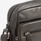 Bolso bandolera para hombre , Serie Pioneer Leather. 16x19 cm