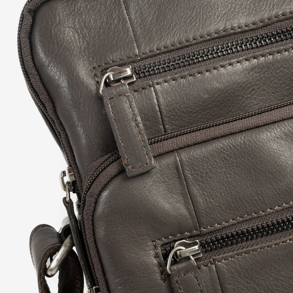 Men's crossbody bag, black color, Pioneer Leather Series. 24x30x07 cm