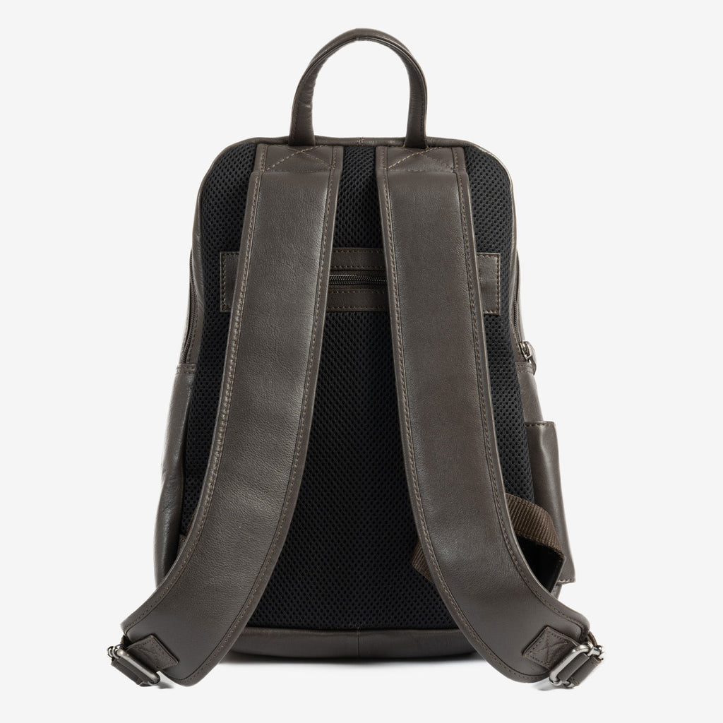 Men's backpack, black color, Pioneer Leather Series. 27x36x09 cm
