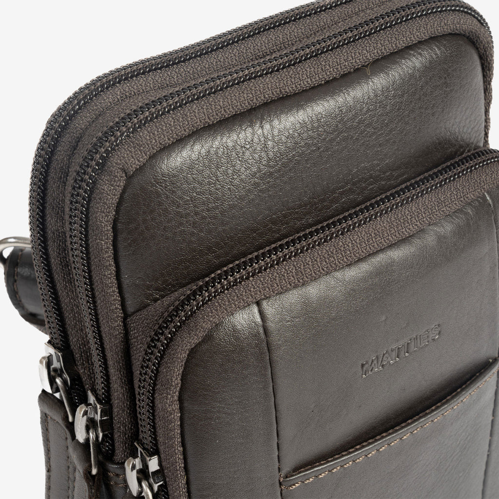 Bolso bandolera para hombre , Serie Pioneer Leather. 11x19 cm
