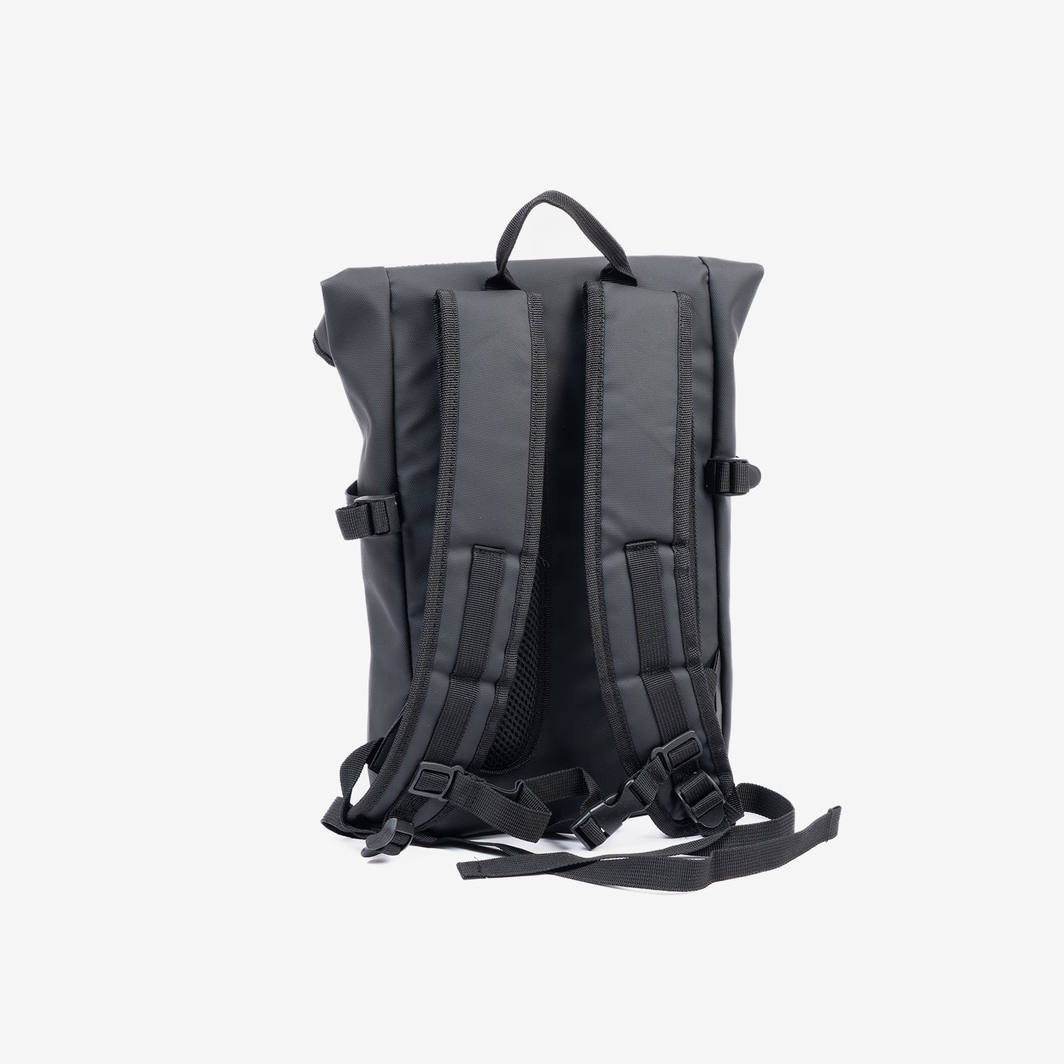 Mochila compacta color negro, unisex, impermeable y perfecta para lo esencial. 22x35x9 cm