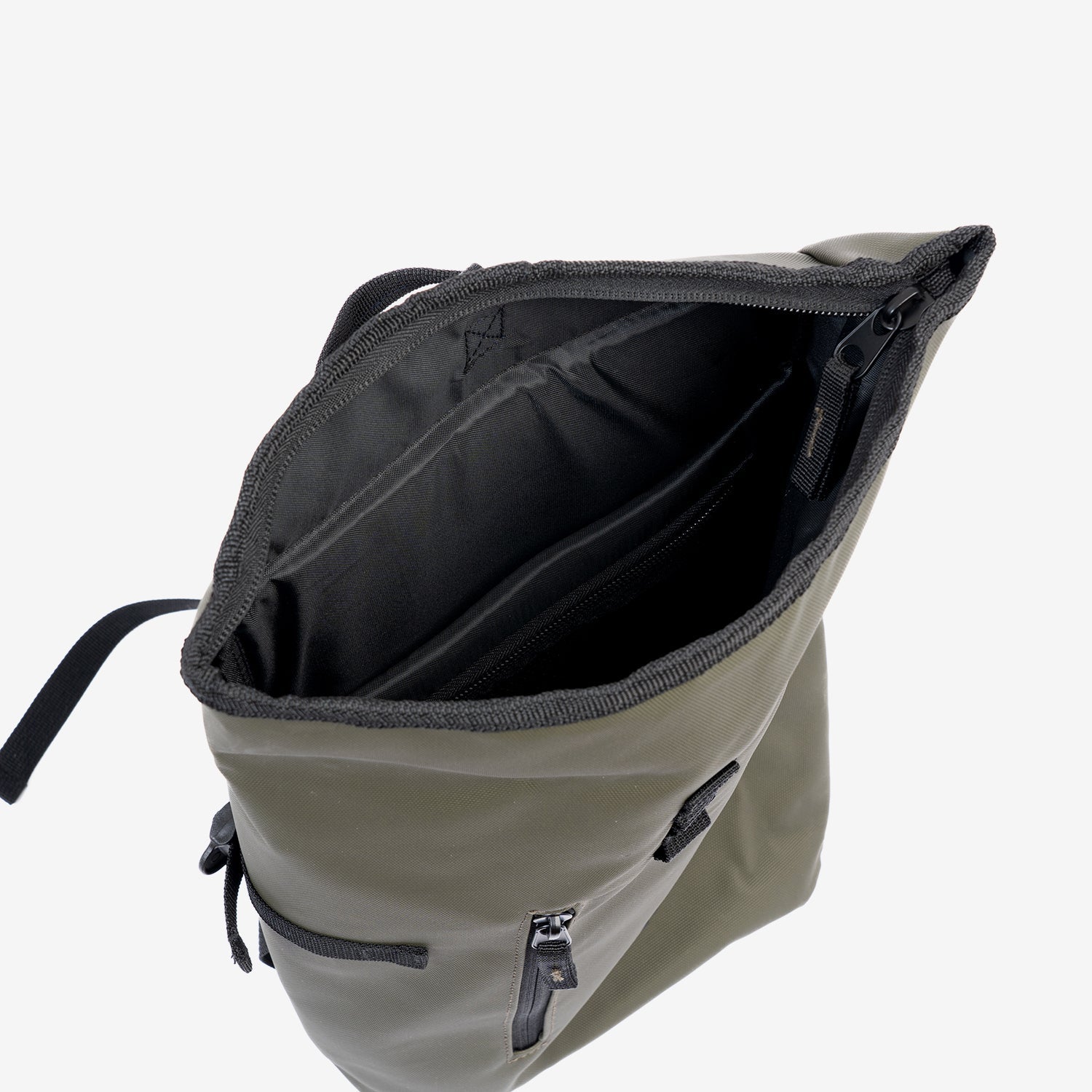 Mochila compacta color caqui, unisex, impermeable y perfecta para lo esencial. 22x35x9 cm