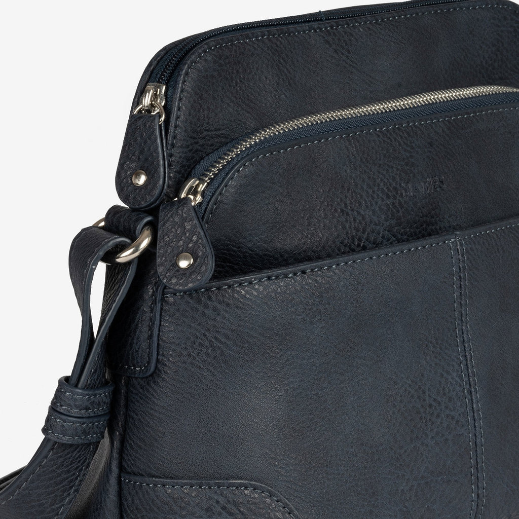 Classic shoulder bag, leather color