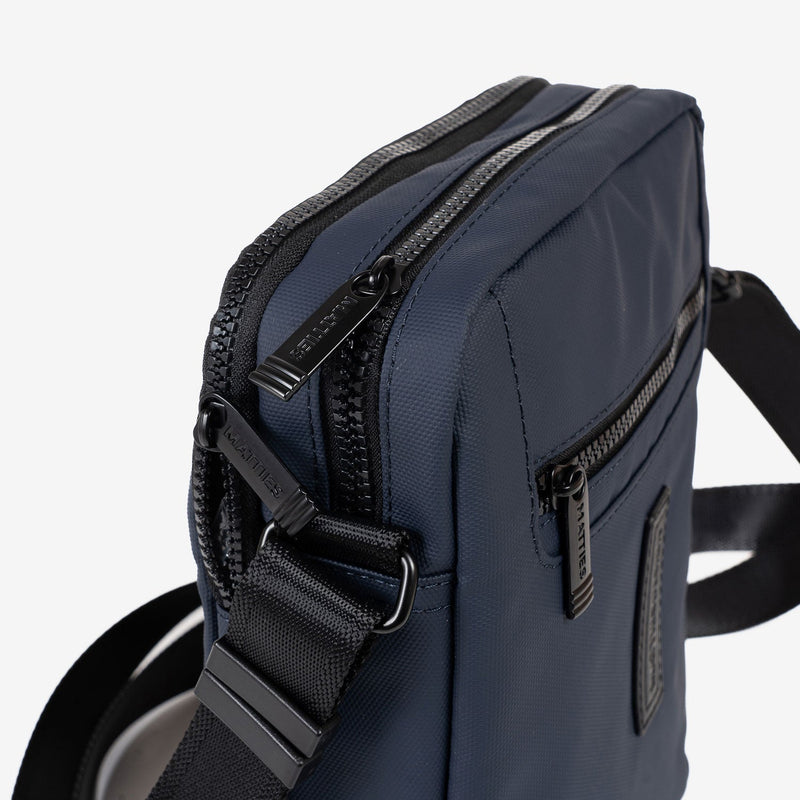 BOLSO BANDOLERA PARA HOMBRE, COLECCIÓN COATED NYLON. 21x26x07 cm - Matties Bags