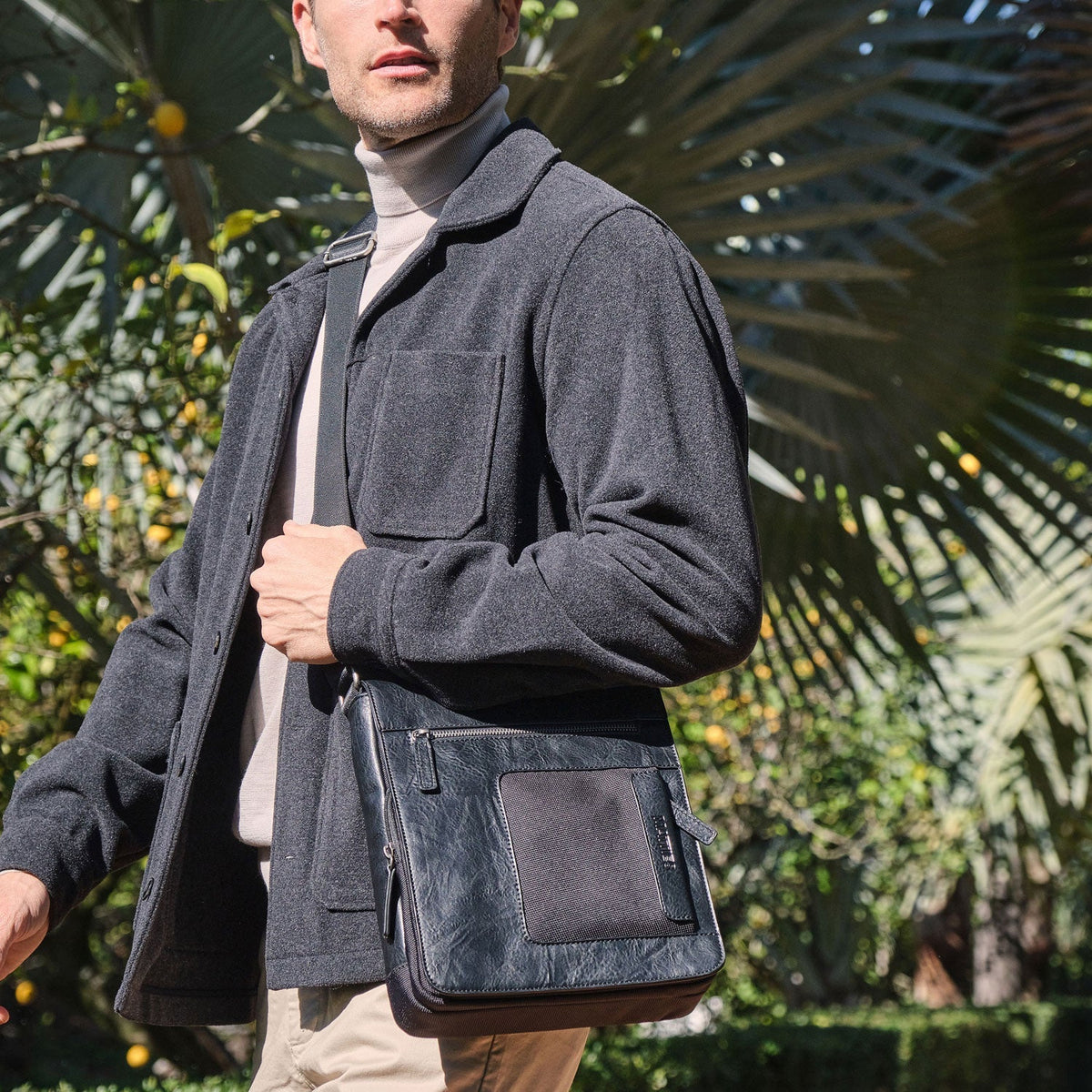 BOLSO BANDOLERA PARA HOMBRE, COLECCIÓN NYLON SPORT. 23.5x27x7.5 cm - Matties Bags