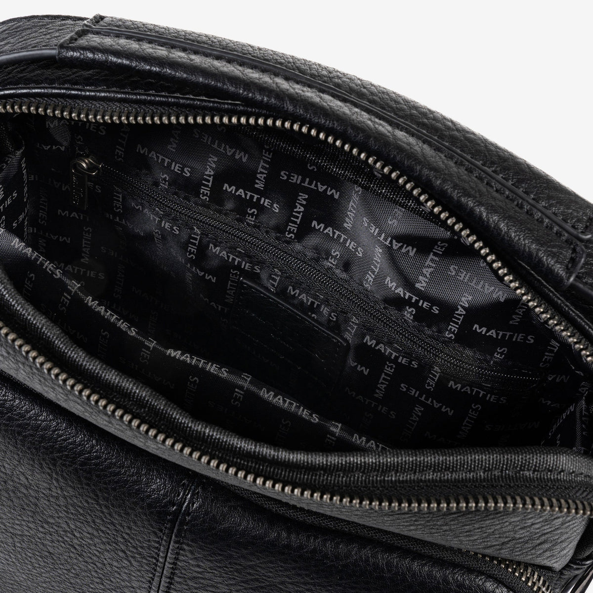 BOLSO BANDOLERA PARA HOMBRE, COLOR Negro, COLECCIÓN NEW NAPPA. 23x29x07 cm - Matties Bags