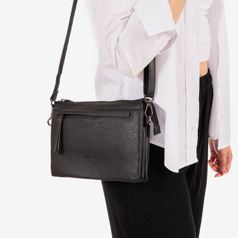 Bolso bandolera, Serie floater/leather. 25.5x17x07 cm - Matties Bags