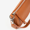 BOLSO DE HOMBRO CON BANDOLERA, COLOR CUERO, SERIE BEIRES. 23x13x03 CM - Matties Bags