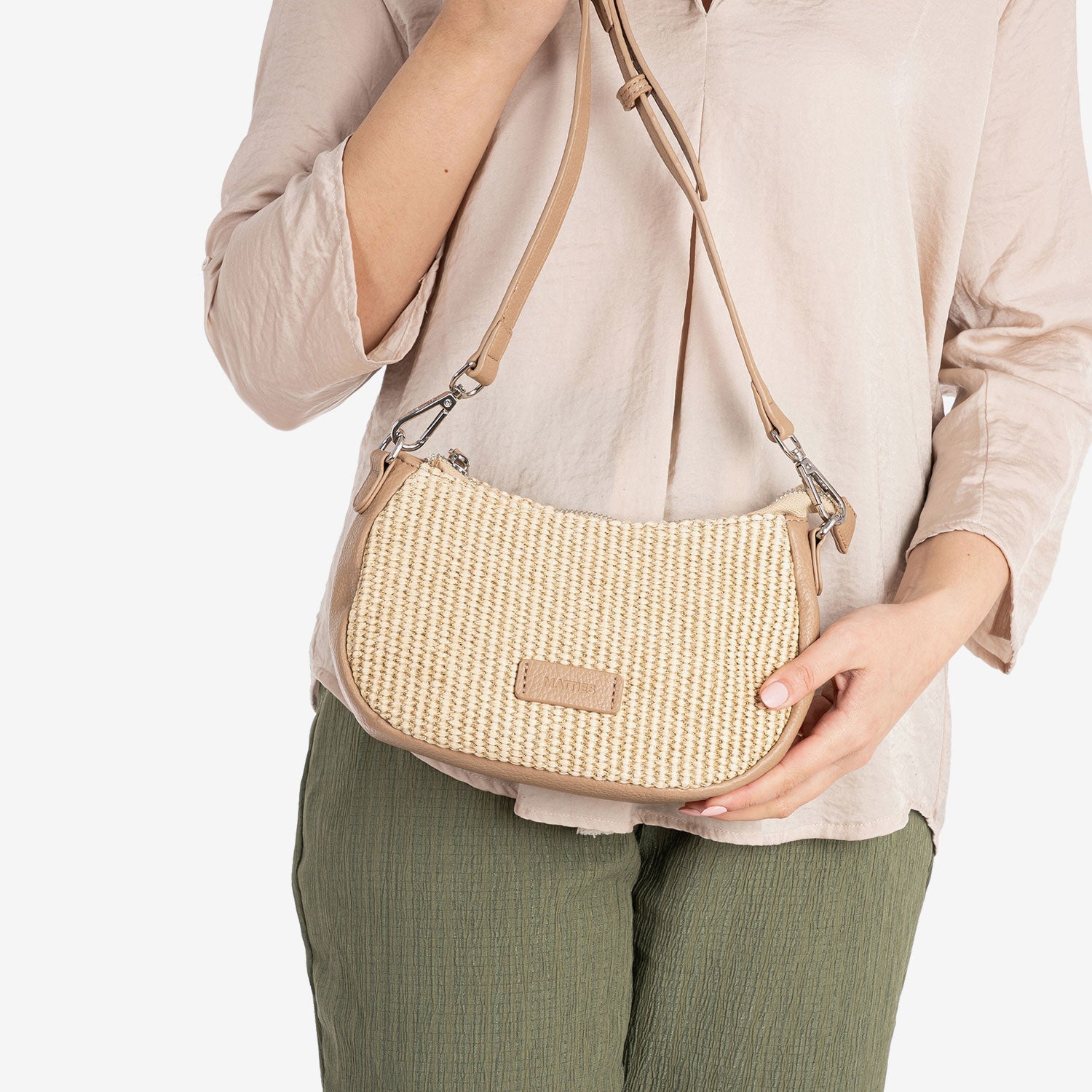 BOLSO DE MUJER, COLOR CAMEL, SERIE NIJAR. 22x14x07 CM - Matties Bags