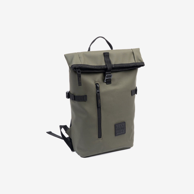 Mochila compacta, unisex, impermeable y perfecta para lo esencial. 22x35x9 cm - Matties Bags
