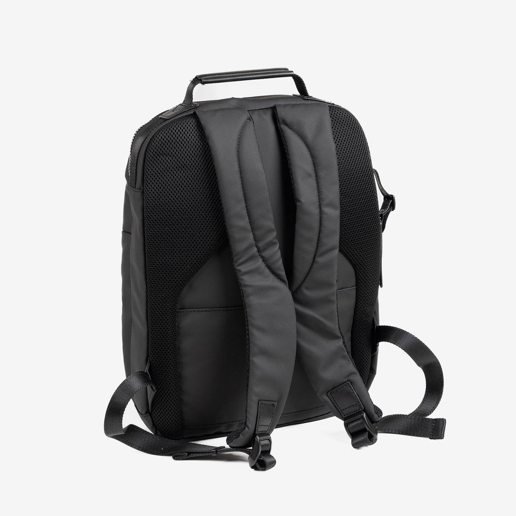 MOCHILA PARA HOMBRE, COLECCIÓN COATED NYLON. 31x40x12.5 cm - Matties Bags