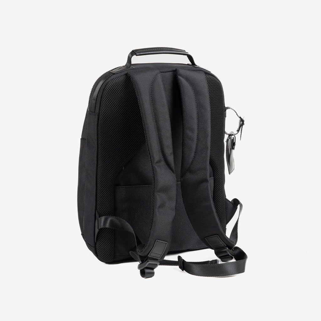 MOCHILA PARA HOMBRE, COLECCIÓN FABRIC. 31x40x12.5 cm - Matties Bags