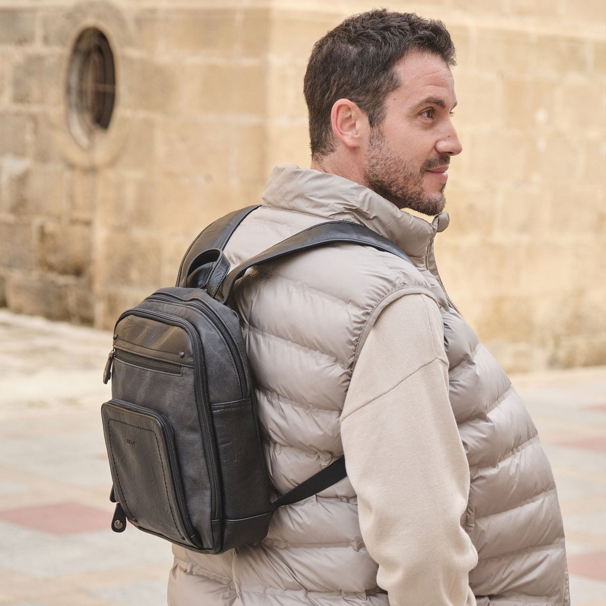 Mochila para hombre, Serie Juvenil. 27x36x09 cm - Matties Bags