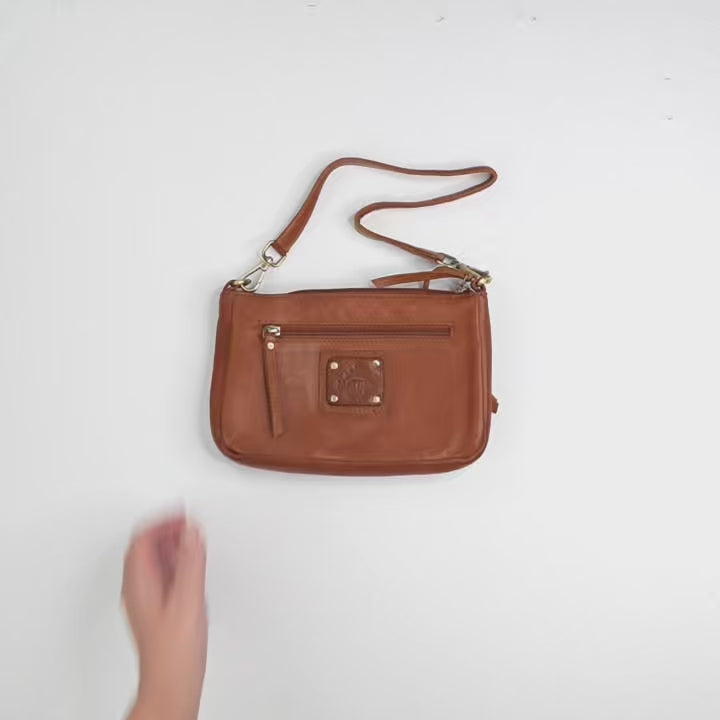 Bolso de hombro con bandolera de piel natural