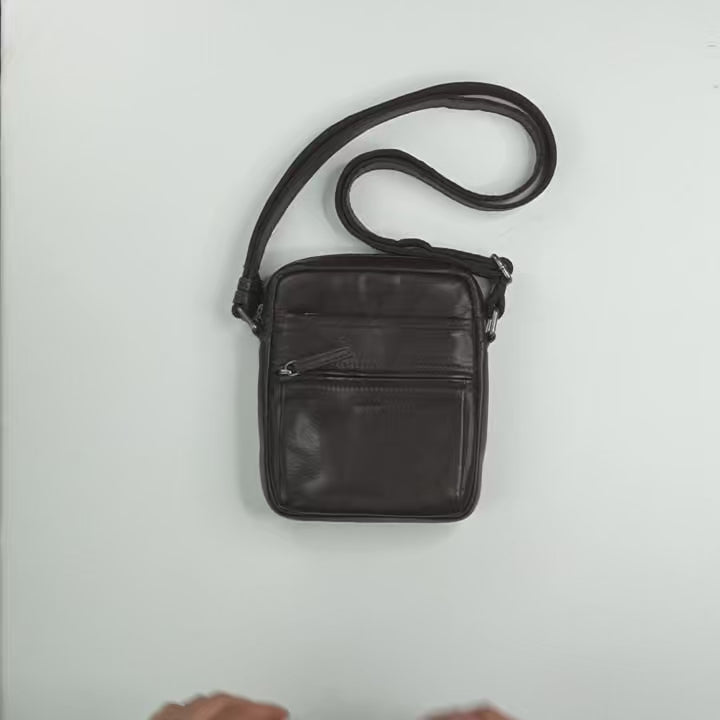Bolso bandolera elegante de hombre de piel natural