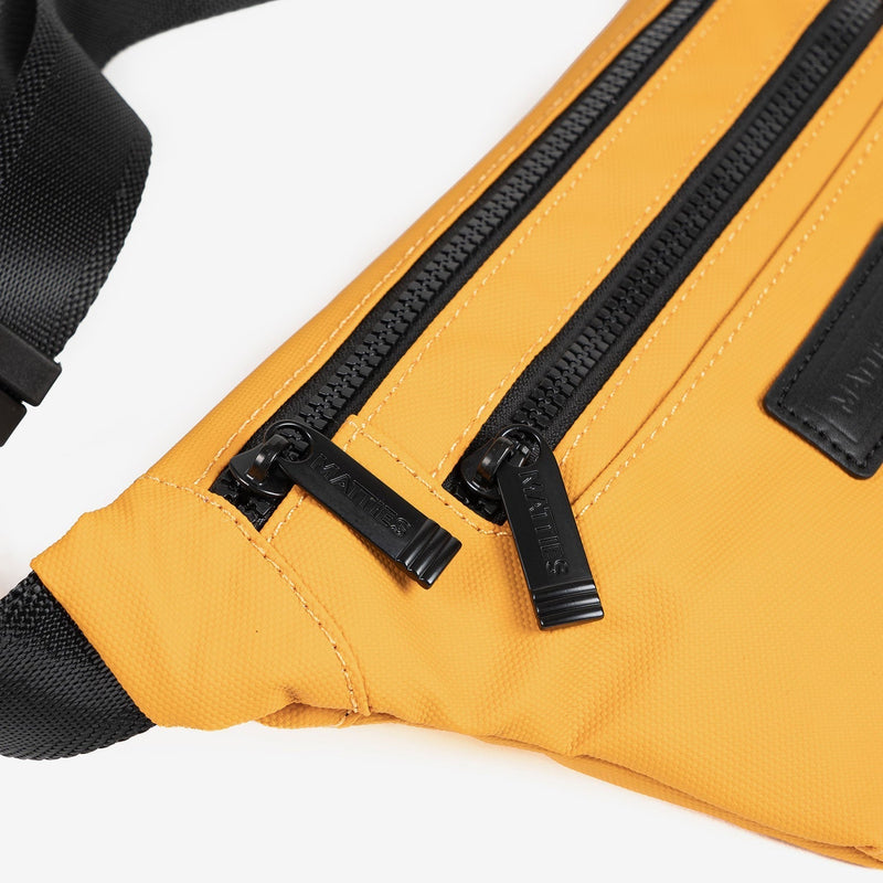 RIÑONERA PARA HOMBRE, COLECCIÓN COATED NYLON. 28x15.5 cm - Matties Bags