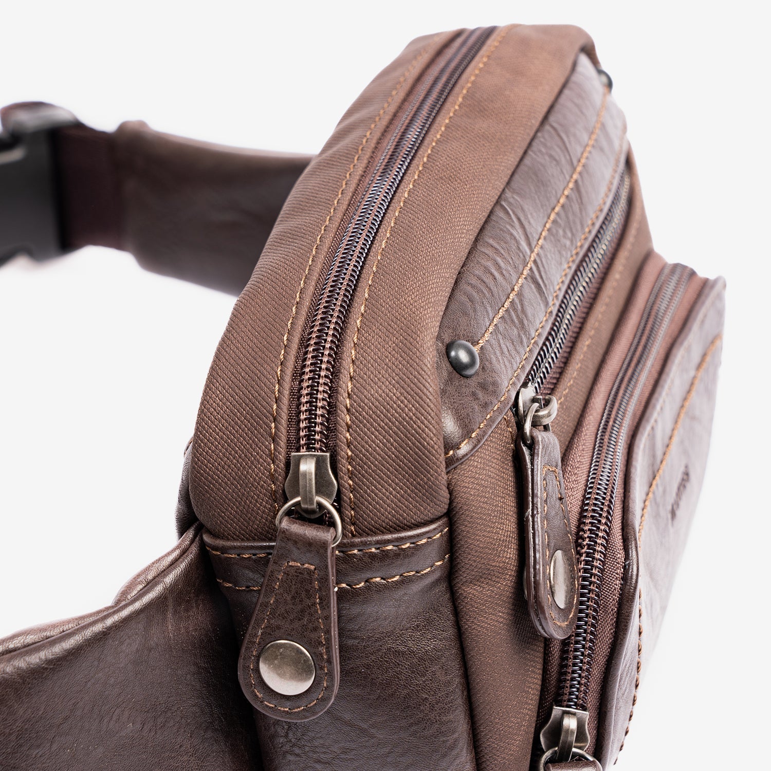 Riñonera para hombre, Serie Juvenil. 21x14 cm - Matties Bags