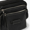 Bolso bandolera, color negro-v, Serie Classic. 24x17x8 cm