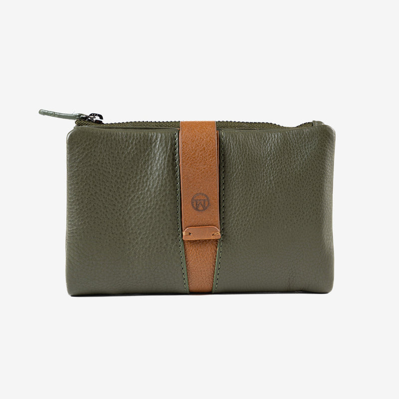 Woman's leather wallet, green color, Collection NAPPA/LEATHER. 9x15 cm