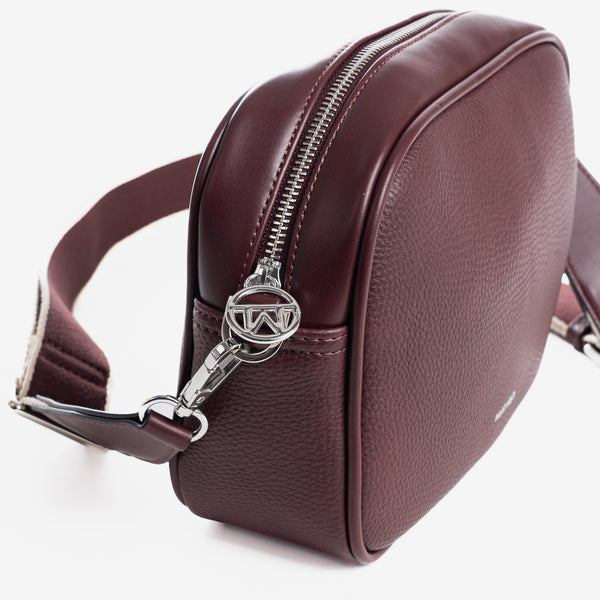 Shoulder bag, burgundy color, Eivissa Series. 22.5x17x7cm