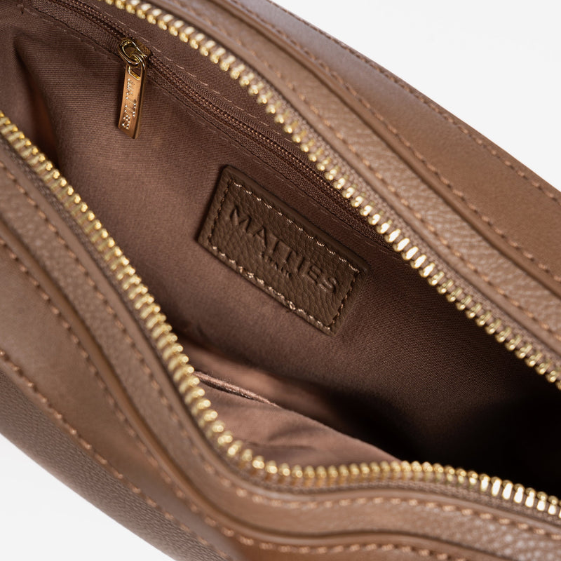 Shoulder bag, taupe color, Victoria Series. 23x17x7cm