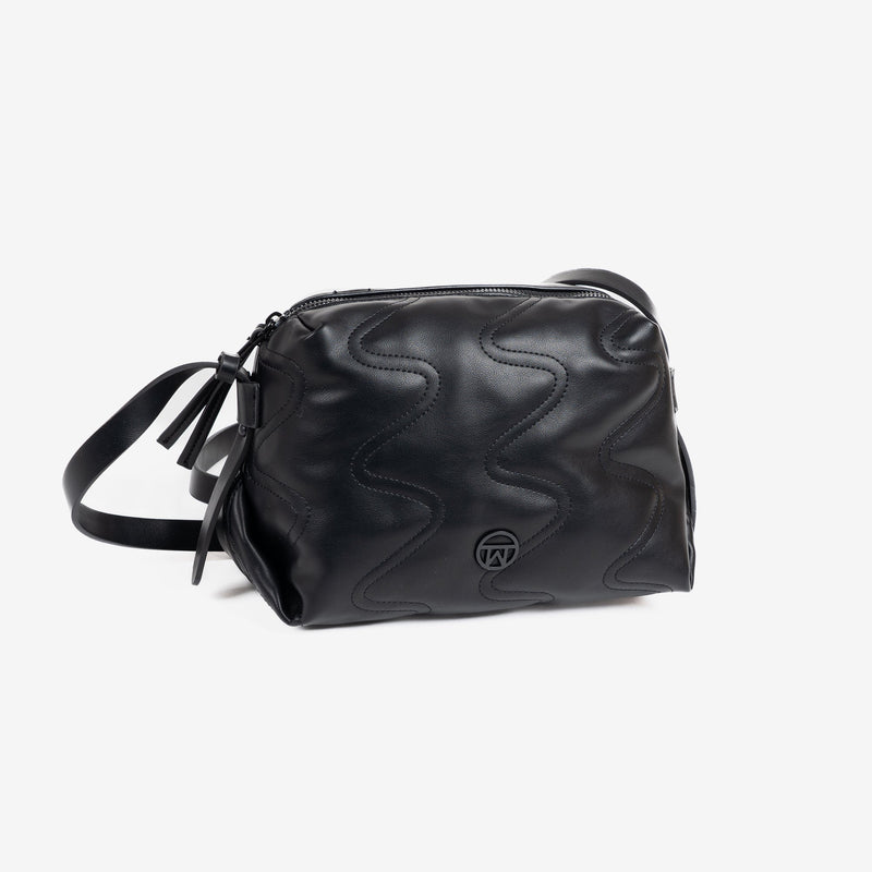 Cross body bag, black colour, Collection Chilwa. 26x17x12 cm