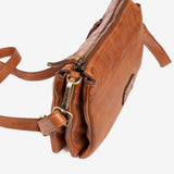 Woman's shoulder bag, tan color. 24x17x06 CM