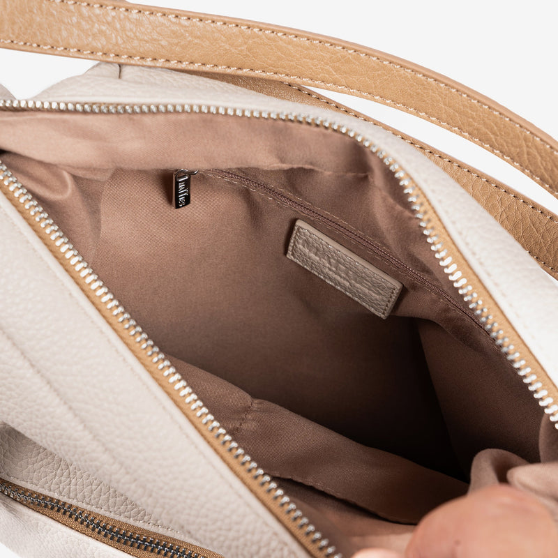 Shoulder bag, off white color, Collection isquia. 28x27x13 cm