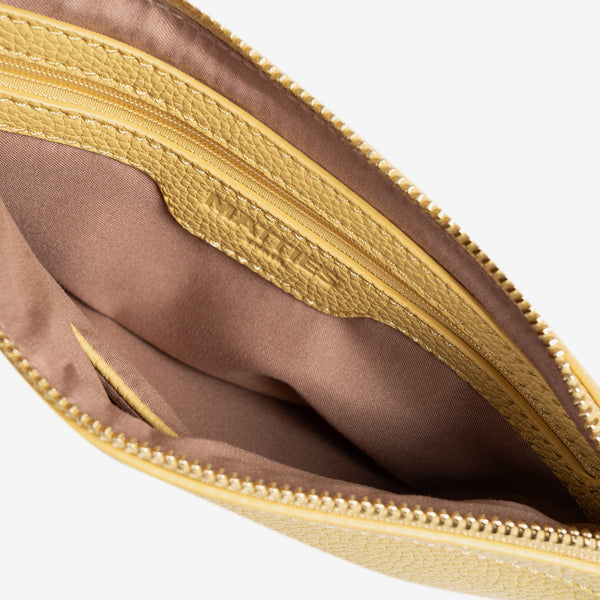 Handbag with shoulder strap, color lima, Collection carteras mano. 26x17 cm