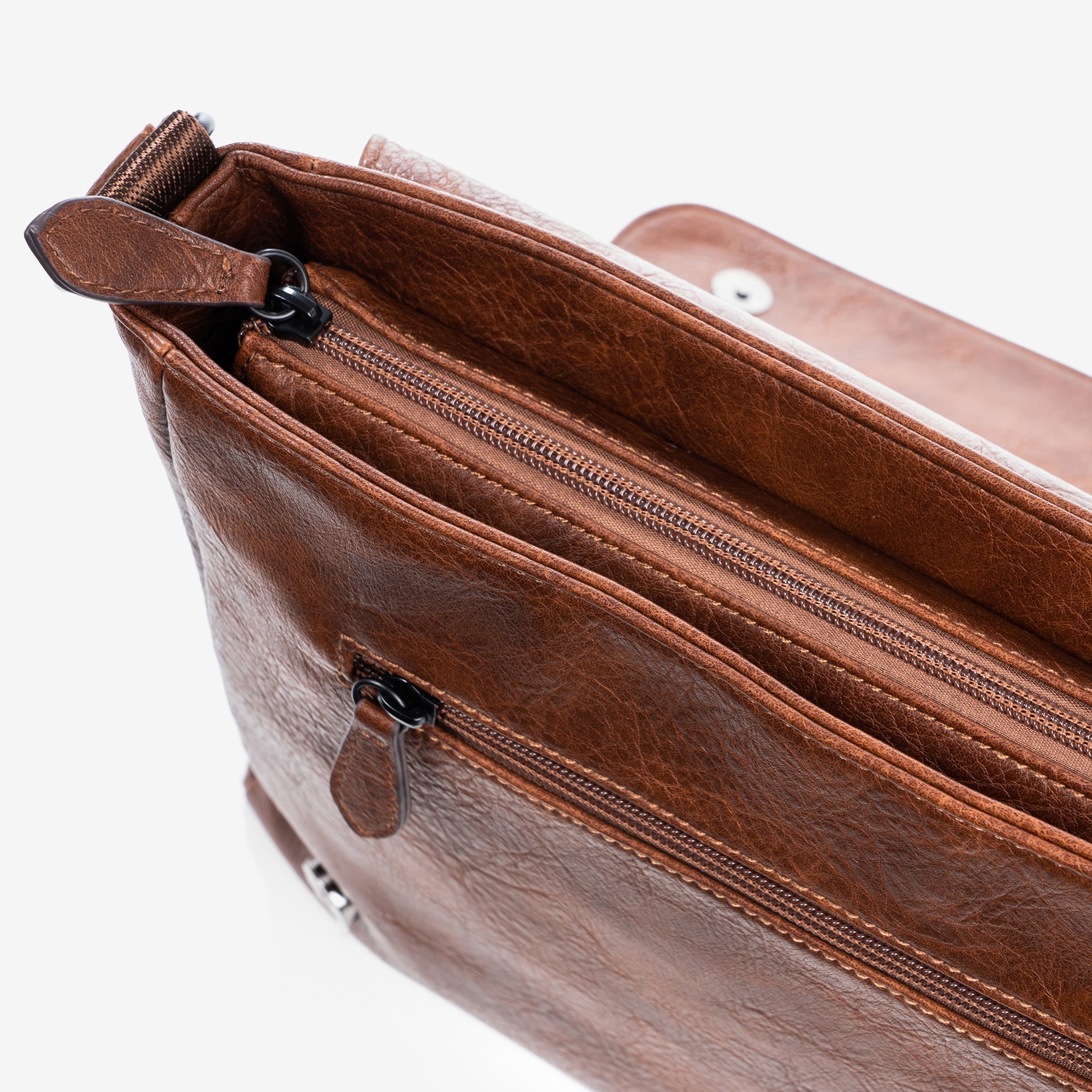 Bolso grande para hombre, color marrón, Colección rustic. Porta ordenador 15.3"
