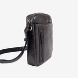 Man's cross body bag, black colour, Collection verota. 21x26x5.5 cm