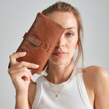 Leather wallet, tan color, vegetable leather collection. 9.5x17 cm