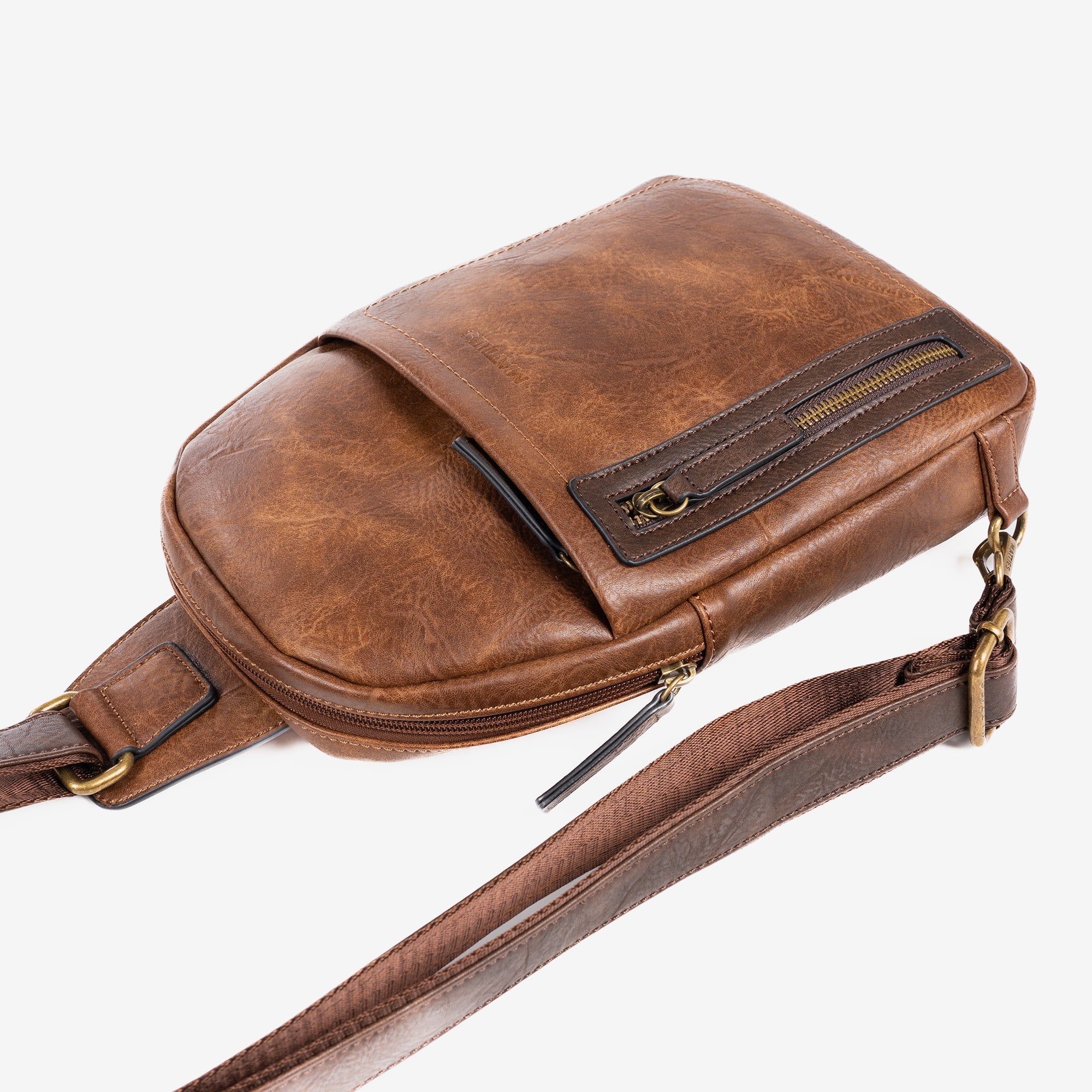 Bolso bandolera para hombre, color cuero, Colección verota. 20x30x05 cm - Matties Bags