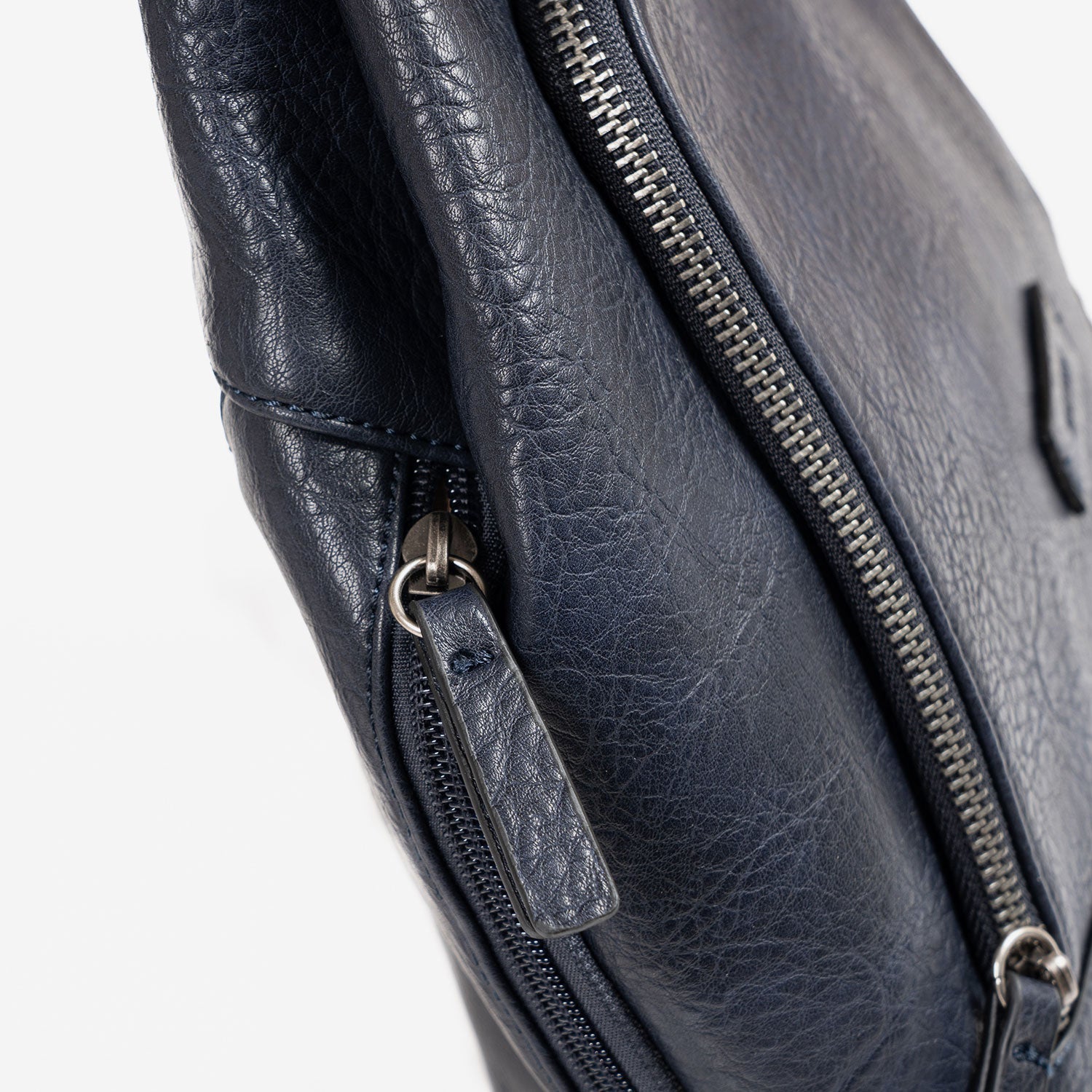 Mochila para mujer, color azul, Serie mochilas sport. 30x30x11 cm - Matties Bags